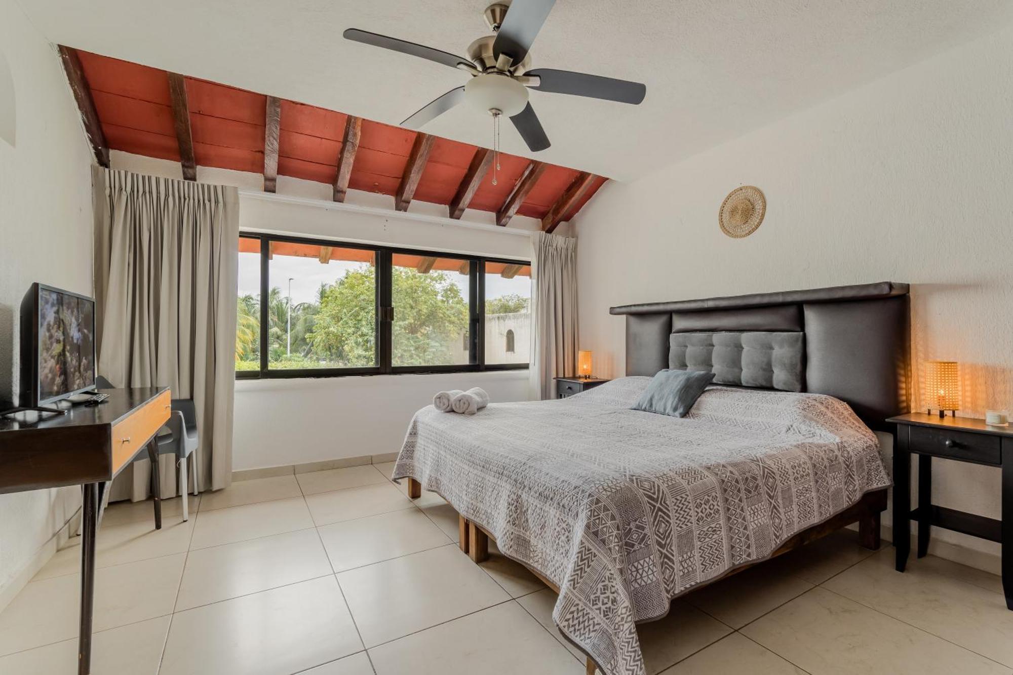 Chic Lagoon Front Villa By Casa Paraiso Cancun Exterior photo